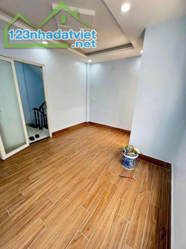 Bán nhà Sổ Hồng riêng Quận 7 - DT: 4m x 7m - GIÁ: 3 TỶ 600 - 5