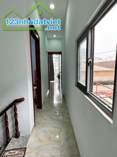 Bán nhà giápTân Bình,Chỉ 6tỷ,60m2, 4x15, 2 tầng,sát mặt tiền Nguyễn Tư Giản,Nhà đẹp - 4