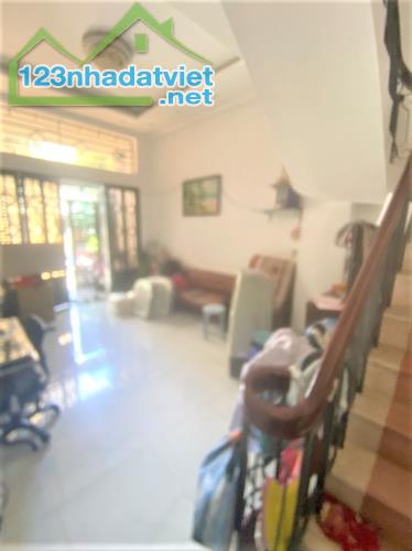 TẦM 7 TỶ TL - QUẬN 10 PHƯỜNG 15 - KHU PHÂN LÔ XE HƠI THẲNG TRỤC - 35M2 (4*8.5M) 2 LẦU 3PN - 1
