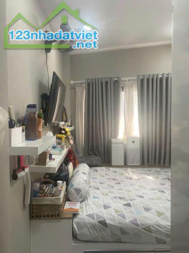 Bán gấp nhà đẹp quận 3: 11 tỷ - Cách Mạng Tháng Tám-Diện tích: 42m2 ngang khủng 5.6m. -1 - 2