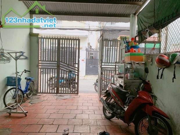Chính chủ một đời bán nhà hẻm xe tái,4m x 25m, giá cho đầu tư chỉ 8,x tỷ - 4