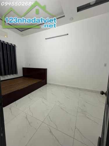 Cho thuê nhà mới gần chợ 7*15m, 1 trệt 1 lầu 4 pn,Thạnh Lộc 13 Q.12