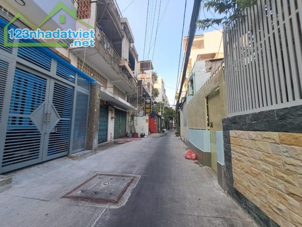 Bán nhà CMT8-cạnh Hà Đô-64m2-nhà mới-khu phân lô-sổ vuông chỉ 10 tỷ hơn