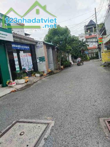 Bán nhà mặt tiền 8x25m giá 13,25 tỷ Đường Tân Thới Hiệp 14