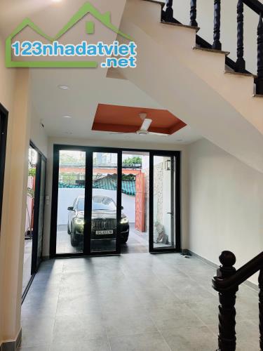Bán Nhà 1 Trệt 1 Lầu Đẹp 200m2 Ngay Khu Phố Đêm Xuân Thủy,Thảo Điền,Q2 -Giá 36,5 Tỷ TL