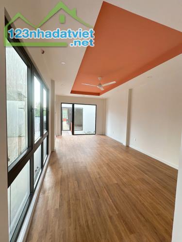 Bán Nhà 1 Trệt 1 Lầu Đẹp 200m2 Ngay Khu Phố Đêm Xuân Thủy,Thảo Điền,Q2 -Giá 36,5 Tỷ TL - 4