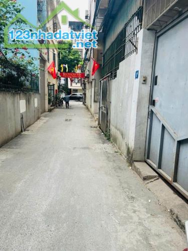 Duy nhất! Phố Tứ Liên gần Hồ Tây, Ô tô đỗ cửa, kinh doanh, nhà mới, 39M2X4T, nhinh 9 tỷ.
