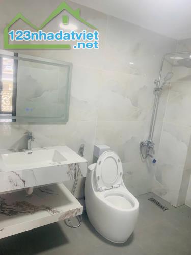 LÔ GÓC XUÂN ĐỈNH - ÔTÔ TRÁNH, ĐỖ NGÀY ĐÊM - 6 TẦNG THANG MÁY - GIÁ 14 TỶ