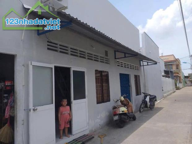 kẹt tiền bán gấp nhà đường Giáp Hải, Củ Chi 180m2 , sổ hồng riêng. Giá bán 950 triệu - 3