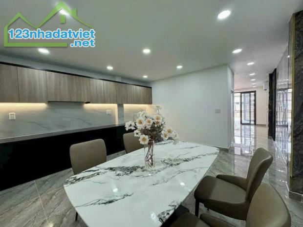 Chỉ 5.95 Tỷ ,Nhà 2 Lầu 64.5m ,Hẻm Ô Tô Nguyễn Văn Quỳ ,Quận 7. - 1