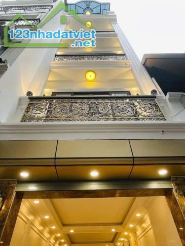 Bán nhà q. Hai Bà Trưng - nhà mới xây 5T thang máy ,oto vào nhà , dt 41M giá 14.8 tỷ SĐCC