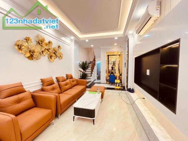 Bán nhà q. Hai Bà Trưng - nhà mới xây 5T thang máy ,oto vào nhà , dt 41M giá 14.8 tỷ SĐCC - 1