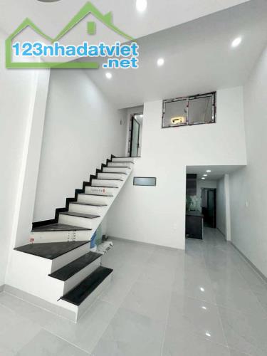 TRUNG TÂM TÂN PHÚ NGAY CHỢ VẢI PHÚ THỌ HÒA - NHÀ ĐẸP Ở NGAY - 52M2 (4x13) - CHỈ NHỈNH 4 TỶ - 1