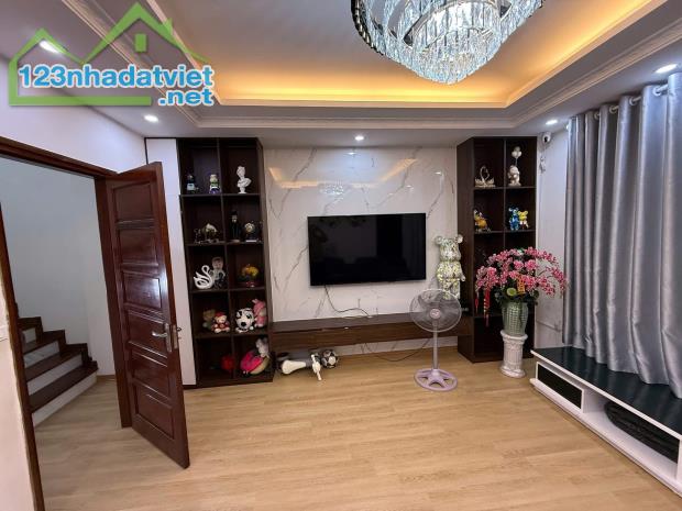 NGHĨA ĐÔ 🔆 DT 81M2 x 4T 🔆 MT 4.5M 🔆 33 TỶ 🔆 VỈA HÈ 🔆 KINH DOANH 🔆  Ô TO TRÁNH 🔆 - 2