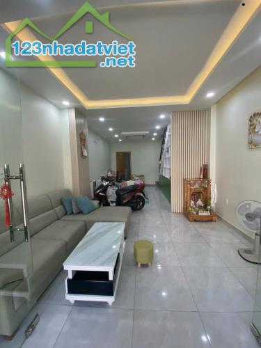 Bán gấp nhà đẹp ở ngay Nguyễn Thị Thập, xe hơi ngủ nhà, 60m2, 4T, SHR, hoàn công đủ.