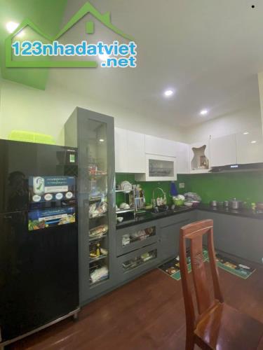 Bán gấp nhà đẹp ở ngay Nguyễn Thị Thập, xe hơi ngủ nhà, 60m2, 4T, SHR, hoàn công đủ. - 1
