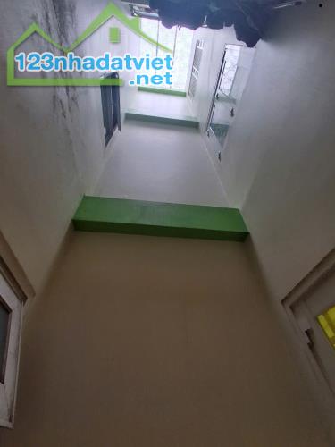 Bán gấp nhà đẹp ở ngay Nguyễn Thị Thập, xe hơi ngủ nhà, 60m2, 4T, SHR, hoàn công đủ. - 2