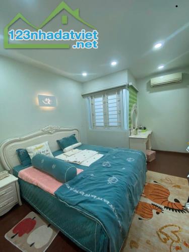 Bán gấp nhà đẹp ở ngay Nguyễn Thị Thập, xe hơi ngủ nhà, 60m2, 4T, SHR, hoàn công đủ. - 3