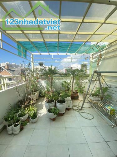 Bán gấp nhà đẹp ở ngay Nguyễn Thị Thập, xe hơi ngủ nhà, 60m2, 4T, SHR, hoàn công đủ. - 4