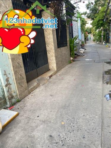 CHỦ ĐỊNH CƯ CẦN BÁN GẤP _NHÀ 3 TẦNG BTCT_NGANG HƠN 4M HUỲNH TẤN PHÁT Q7_HƠN 3 TỶ