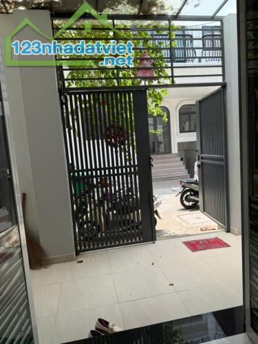 BÁN NHÀ HIM LAM KIỀU ĐÀM  KHU VIP QUẬN 7  GIÁ TỐT NHẤT THỊ TRƯỜNG! HIẾM CÓ KHÓ TÌM - 2