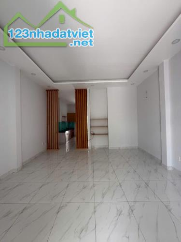 BÁN NHÀ HIM LAM KIỀU ĐÀM  KHU VIP QUẬN 7  GIÁ TỐT NHẤT THỊ TRƯỜNG! HIẾM CÓ KHÓ TÌM - 3