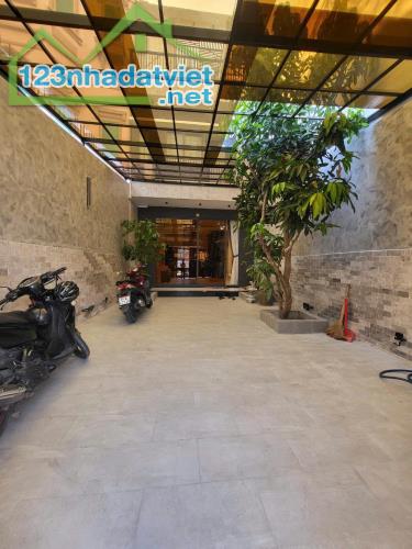BÁN GẤP - NHÀ CÓ SÂN VƯỜN - GIÁ RẺ - CẠNH PHÚ MỸ HƯNG - 130M2  3 TẦNG - NHỈNH 13 TỶ (TLCC) - 1
