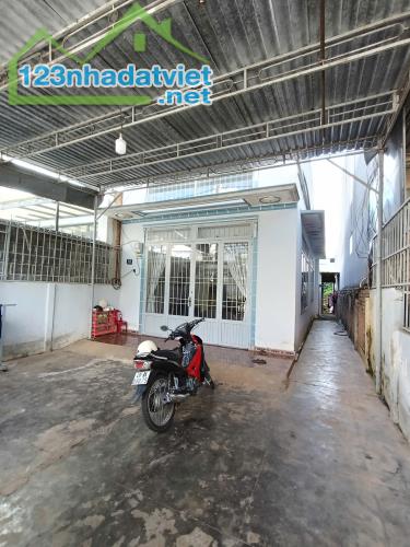 Bán nhà trung tâm Liên Nghĩa, gần chợ Đức Trọng, giá 4.5 tỷ - 4