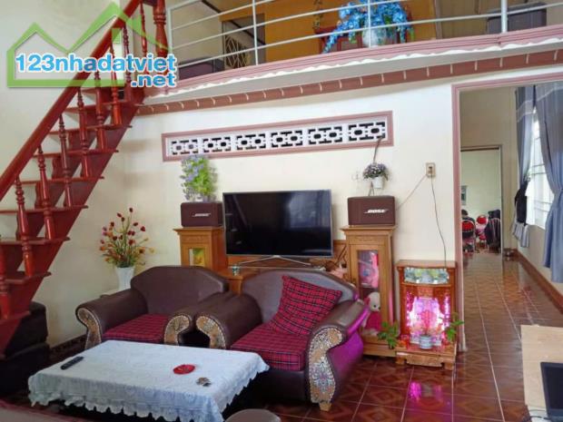 Bán nhà trung tâm Liên Nghĩa, gần chợ Đức Trọng, giá 4.5 tỷ - 2