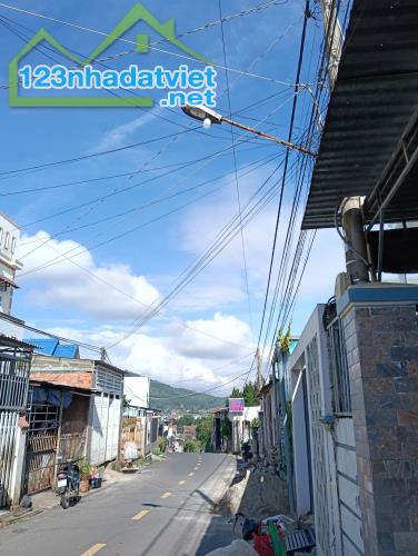Bán nhà trung tâm Liên Nghĩa, gần chợ Đức Trọng, giá 4.5 tỷ - 1