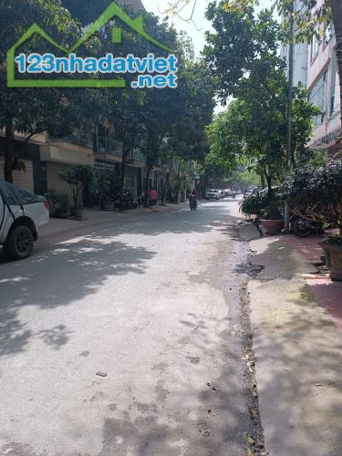 CHO THUÊ Nhà Đỗ Đức Dục, DT 40m, 6 tầng, MT 4m, THÔNG SÀN, Ô TÔ TRÁNH