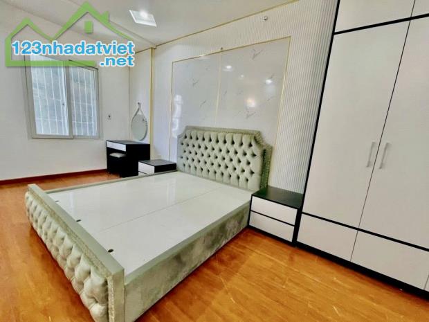 CHÍNH CHỦ NHÀ DÂN - TÔN ĐỨC THẮNG - TT ĐỐNG ĐA - NHÀ ĐẸP  TỪNG CENTIMET- 5 TẦNG FULL NỘI T