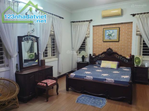 Chính chủ bán căn biệt thự đường hải đăng vũng tàu 400m2 có 260m2 thổ cư sân vườn sẵn