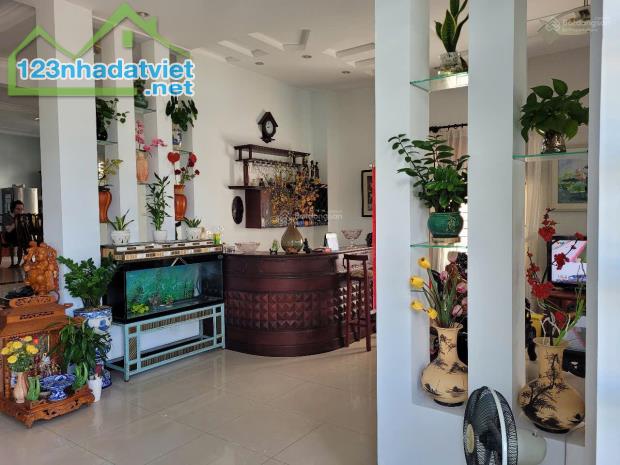 Chính chủ bán căn biệt thự đường hải đăng vũng tàu 400m2 có 260m2 thổ cư sân vườn sẵn - 1