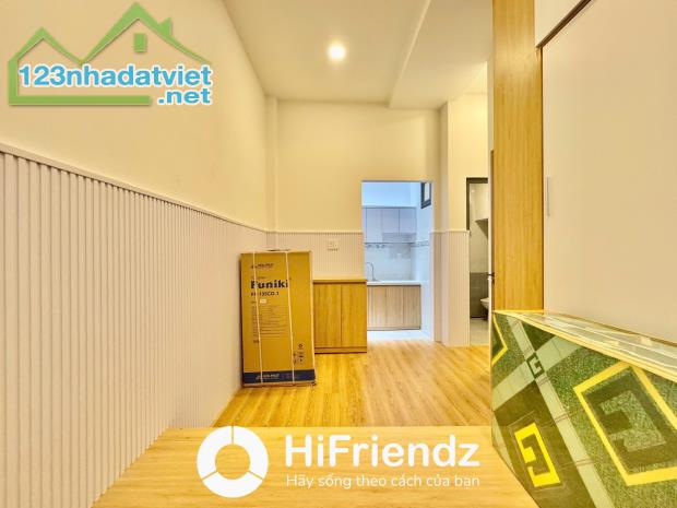 Bán nhà Quận 1 chính chủ sổ hồng, giá tốt 2025 DT 34m2 LG 4tầng HXH 35tr/th
