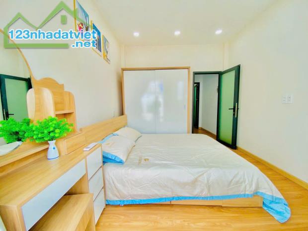 EM NHÀ NHỎ XINH VỊ TRÍ ĐẸP  TRUNG TÂM SG - 2