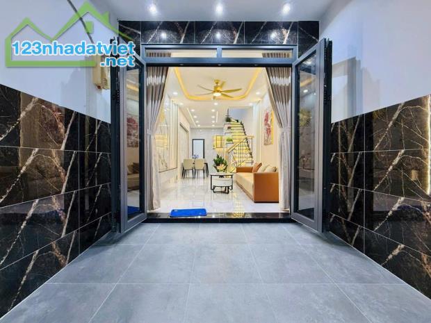 Bán nhà gần HXH Quang Trung P11 gần ngã 6 Gò Vấp 2 tầng BTCT 42m2 nhỉnh 4 tỷ - 5
