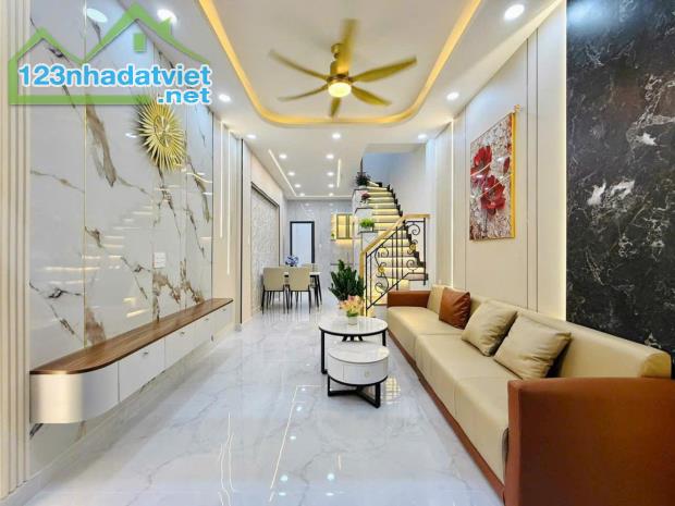 Bán nhà gần HXH Quang Trung P11 gần ngã 6 Gò Vấp 2 tầng BTCT 42m2 nhỉnh 4 tỷ - 4