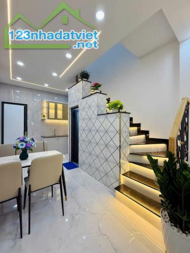Bán nhà gần HXH Quang Trung P11 gần ngã 6 Gò Vấp 2 tầng BTCT 42m2 nhỉnh 4 tỷ - 2