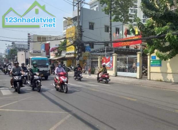 Bán nhà Gò Vấp , đường Lê Quang Định- kế hẻm xe hơi, gần mặt tiền, 4 x 12, 3 Pn , hơn 5 - 3