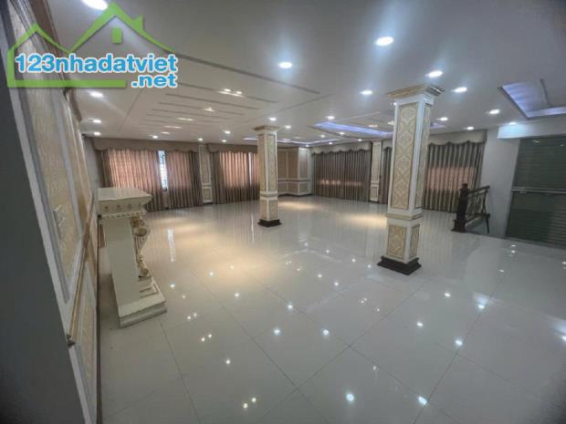 Bán nhà mặt phố, 180m2, 6 tầng, logoc, quận Long Biên