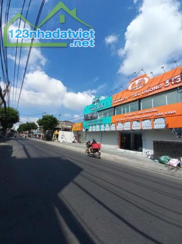 Bán nhà góc 3 mặt tiền Nguyễn Văn Quá Q12. Diện tích 19x35 Sổ công nhận 675m2 HĐT 120tr/1 - 3