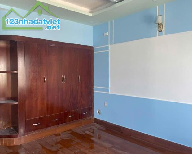 Chủ gửi: Chủ cần bán nhanh. Giảm 700tr. Còn 6ty500, HXH Thới An, Q12, 92m2, 5 tầng - 4