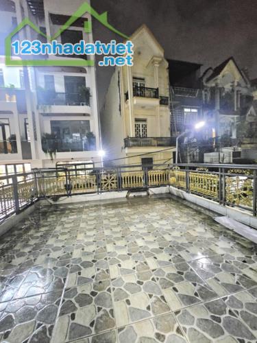 Bán nhà 4 tầng Nguyễn Ảnh Thủ, Hẻm dân trí, xe hơi vào nhà chỉ 7.9 tỷ TL. - 2
