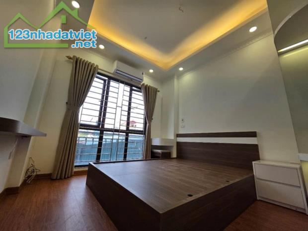 Nhà Đẹp Cự Khối 37m 4tầng Full Nội Thất Sịn - oto đỗ cửa - Giá 5,9tỷ - 3