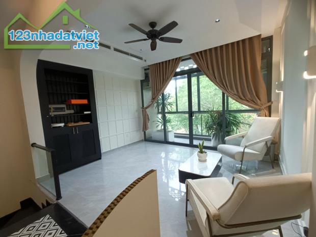 NHÀ TÂN CỔ ĐIỂN KIỂU TRUNG ĐÔNG- ĐƯỜNG PHAN HUY ICH, GV, HẺM XE TẢI VI VU * DT : 76,5 m2, - 2
