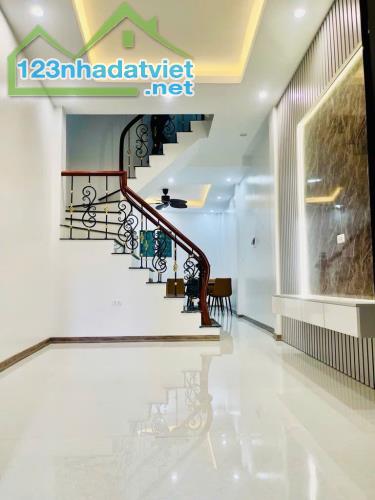 Ô TÔ ĐỖ CỬA- BÙI XƯƠNG TRẠCH - THANH XUÂN - 45m - GẦN HỒ THOÁNG MÁT - NGÕ THÔNG - 1