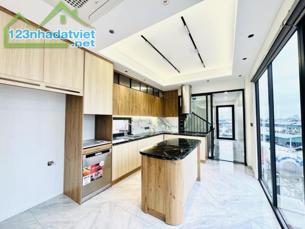 Siêu phẩm 8 tầng phố Vũ Xuân Thiều, thang máy, full nội thất, ô tô tránh 60m, nhỉnh 13 tỷ - 1