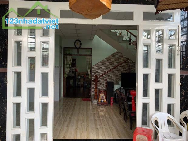MT LÔ GÓC KO LG HÔNG - NỞ HẬU ĐẸP - CHÍNH CHỦ TRANG BÌA - 81,6M2 2 Tầng - TIỆN ÍCH BAO - 2
