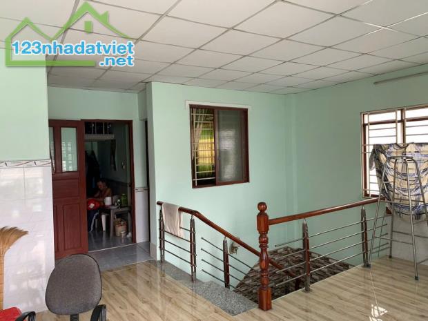 MT LÔ GÓC KO LG HÔNG - NỞ HẬU ĐẸP - CHÍNH CHỦ TRANG BÌA - 81,6M2 2 Tầng - TIỆN ÍCH BAO - 4